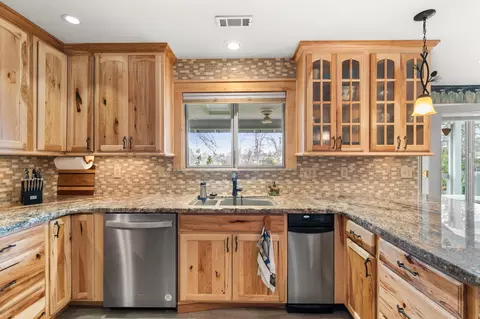 2264 Hope Ln, Redding, CA 96003 photo 46