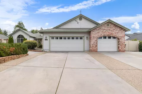 2264 Hope Ln, Redding, CA 96003 photo 12