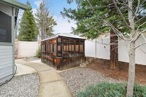 2264 Hope Ln, Redding, CA 96003 photo 35