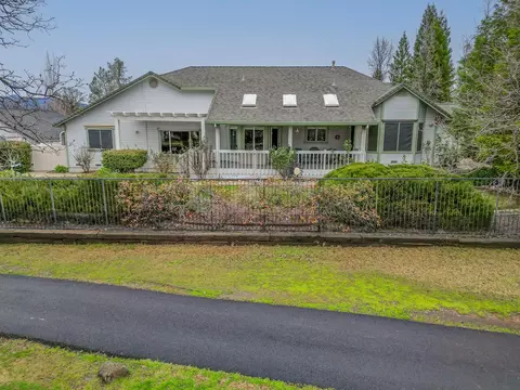 2264 Hope Ln, Redding, CA 96003 photo 5