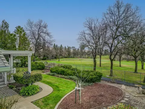 2264 Hope Ln, Redding, CA 96003 photo 8