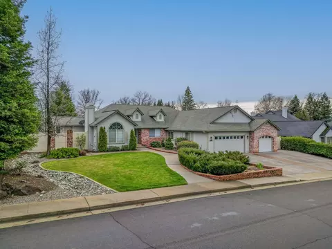 2264 Hope Ln, Redding, CA 96003 photo 3