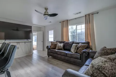 374 Beagle Ln, Redding, CA 96002 photo 7