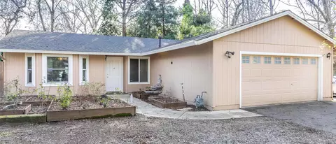 703 Leland Ct, Redding, CA 96001