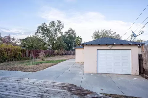 Exterior - 1110 Gold St, Redding, CA 96001 photo 9 of 9