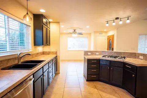 Bath - 1110 Gold St, Redding, CA 96001 photo 1 of 4
