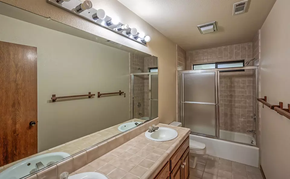  19701 Paso Robles Ave, Redding, CA 96003 photo 32