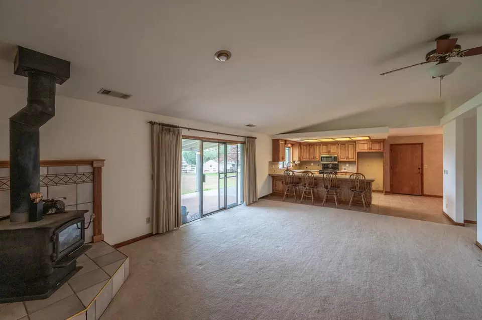  19701 Paso Robles Ave, Redding, CA 96003 photo 14