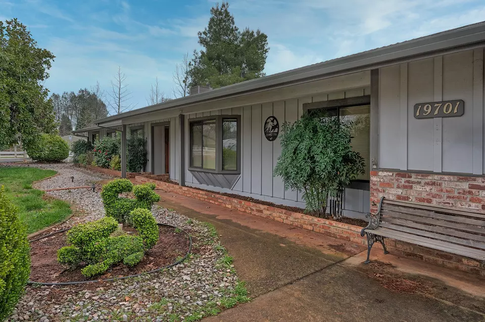  19701 Paso Robles Ave, Redding, CA 96003 photo 6