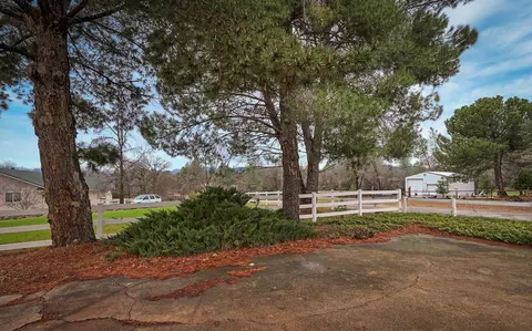 19701 Paso Robles Ave, Redding, CA 96003 photo 5