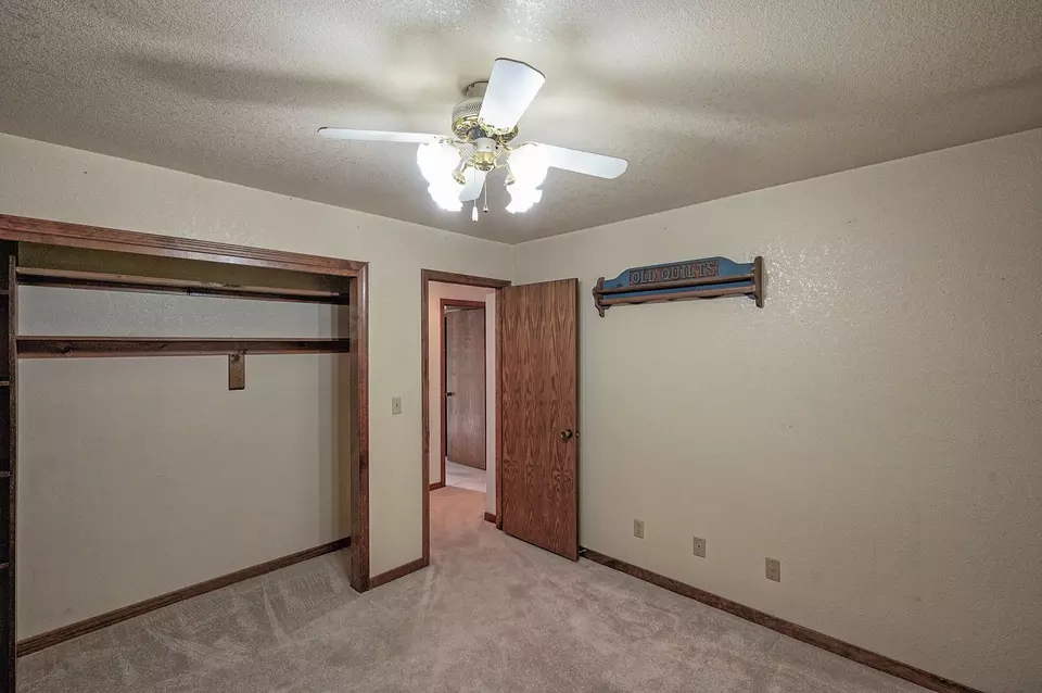  19701 Paso Robles Ave, Redding, CA 96003 photo 27