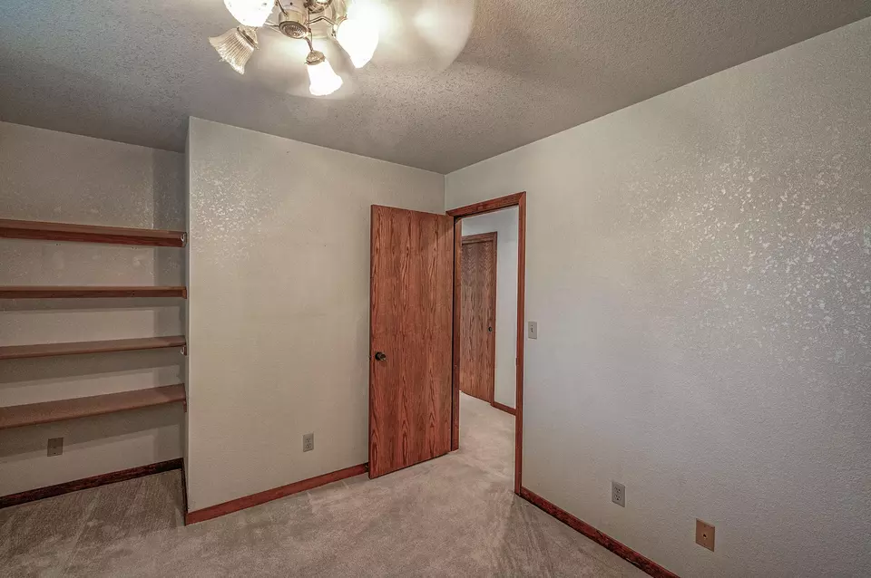  19701 Paso Robles Ave, Redding, CA 96003 photo 34