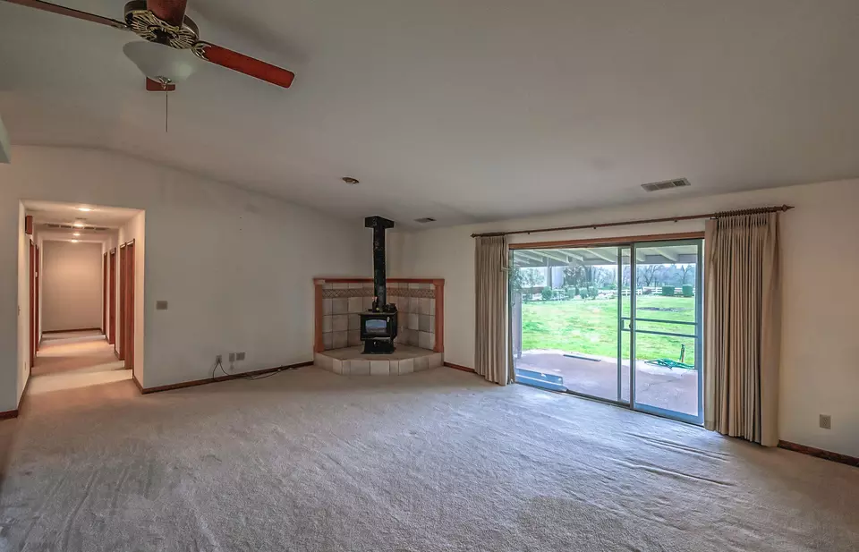  19701 Paso Robles Ave, Redding, CA 96003 photo 13
