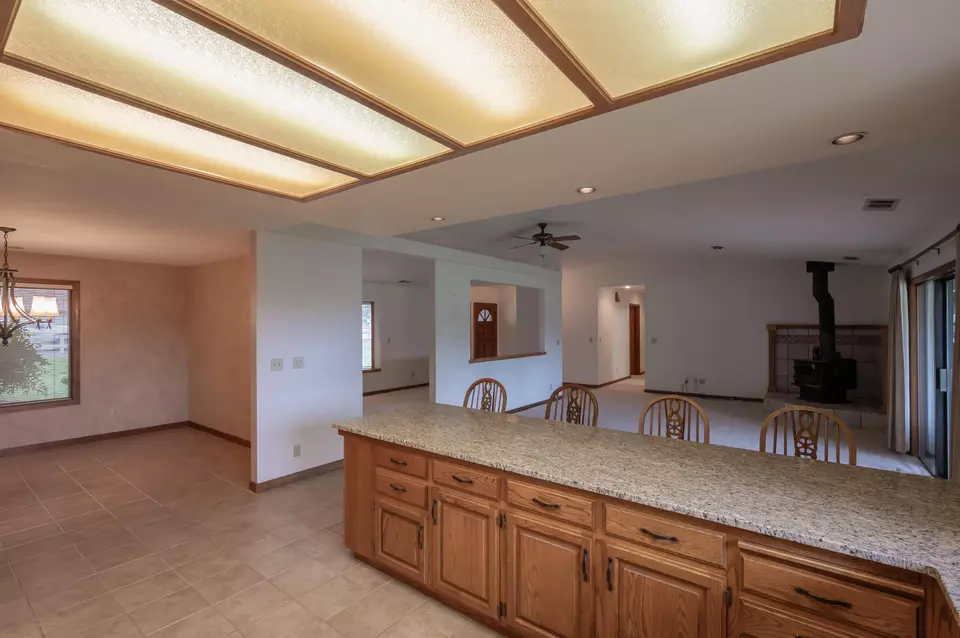  19701 Paso Robles Ave, Redding, CA 96003 photo 20