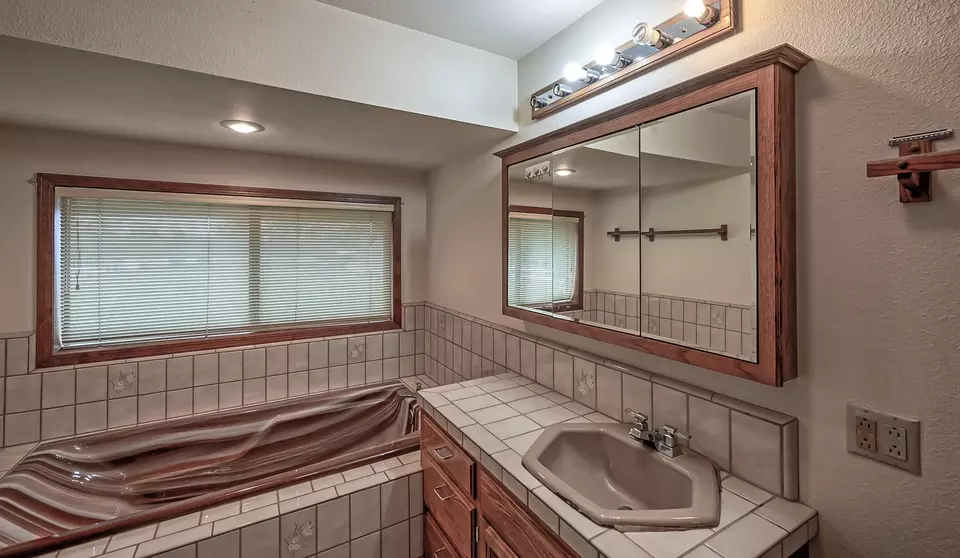  19701 Paso Robles Ave, Redding, CA 96003 photo 25
