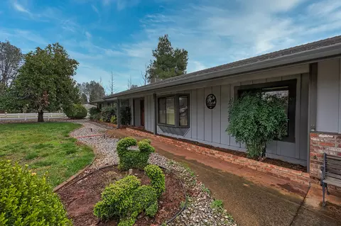 19701 Paso Robles Ave, Redding, CA 96003
