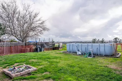 Exterior - 2055 Walbridge St, Red Bluff, CA 96080 photo 10 of 22
