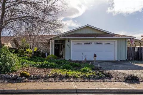 Exterior - 2055 Walbridge St, Red Bluff, CA 96080 photo 18 of 22