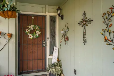 Exterior - 2055 Walbridge St, Red Bluff, CA 96080 photo 3 of 22