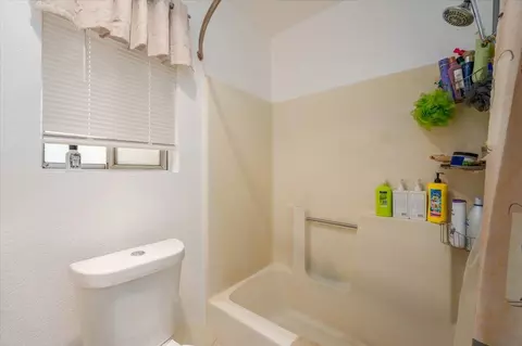Bath - 2055 Walbridge St, Red Bluff, CA 96080 photo 2 of 3