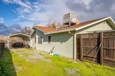 Exterior - 2055 Walbridge St, Red Bluff, CA 96080 photo 15 of 22