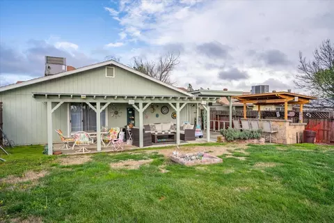 Exterior - 2055 Walbridge St, Red Bluff, CA 96080 photo 13 of 22