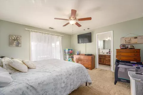 Bedroom - 2055 Walbridge St, Red Bluff, CA 96080 photo 3 of 9