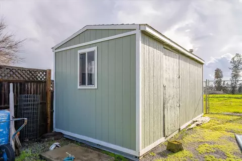 Exterior - 2055 Walbridge St, Red Bluff, CA 96080 photo 17 of 22