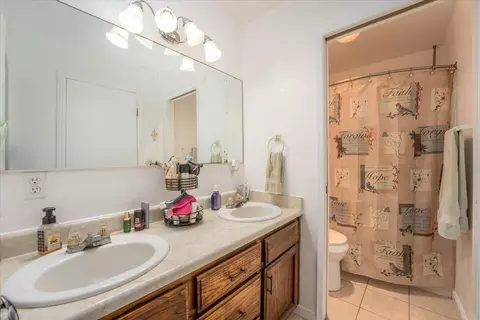 Bath - 2055 Walbridge St, Red Bluff, CA 96080 photo 1 of 3