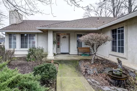 2683 Evergreen Way, Redding, CA 96001 photo 2