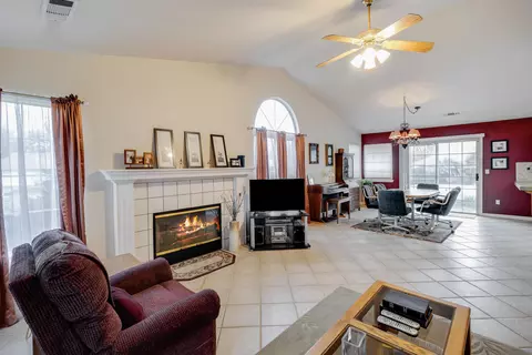2683 Evergreen Way, Redding, CA 96001 photo 5