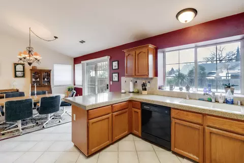 2683 Evergreen Way, Redding, CA 96001 photo 9
