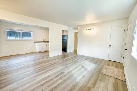 Living - 944 West St, Redding, CA 96001 photo 1 of 1