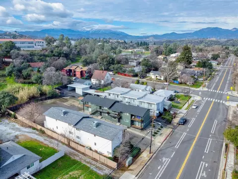 View/Area - 944 West St, Redding, CA 96001 photo 3 of 5
