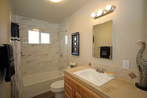 2015 Canal Dr, Redding, CA 96001 photo 8