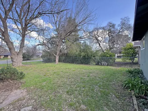 2015 Canal Dr, Redding, CA 96001 photo 14