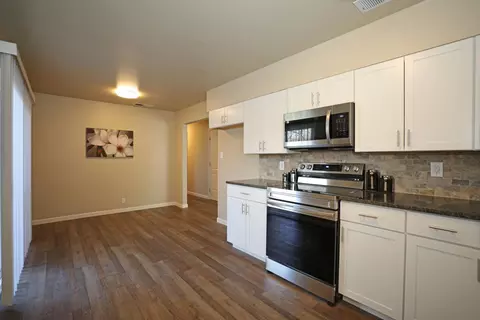 2015 Canal Dr, Redding, CA 96001 photo 3