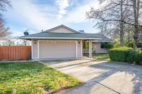 2400 Annette Dr, Redding, CA 96001