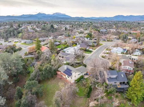 2400 Annette Dr, Redding, CA 96001 photo 51