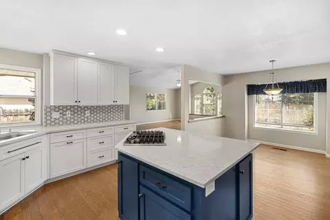 Kitchen - 4340 Glen Vista Ct, Redding, CA 96002 photo 3 of 5