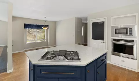 Kitchen - 4340 Glen Vista Ct, Redding, CA 96002 photo 4 of 5