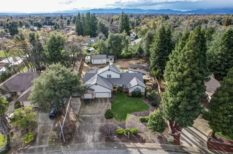 View/Area - 4340 Glen Vista Ct, Redding, CA 96002 photo 3 of 6