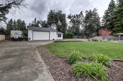 Exterior - 4340 Glen Vista Ct, Redding, CA 96002 photo 12 of 15