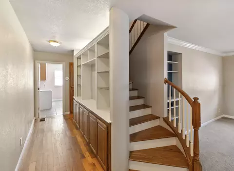 Entry Way - 4340 Glen Vista Ct, Redding, CA 96002 photo 1 of 2