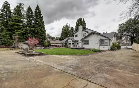 Exterior - 4340 Glen Vista Ct, Redding, CA 96002 photo 14 of 15