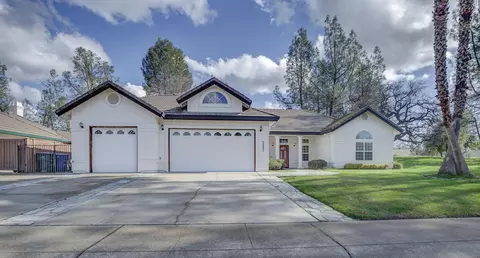 5551 Indianwood Dr, Redding, CA 96001