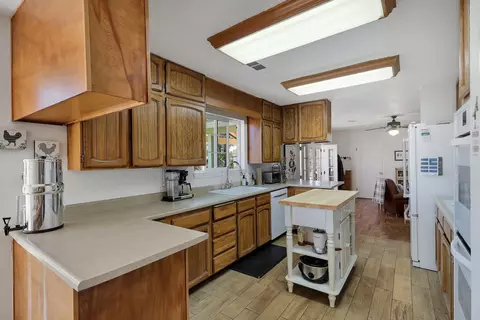 10077 Road Runner Way, Redding, CA 96003 photo 7