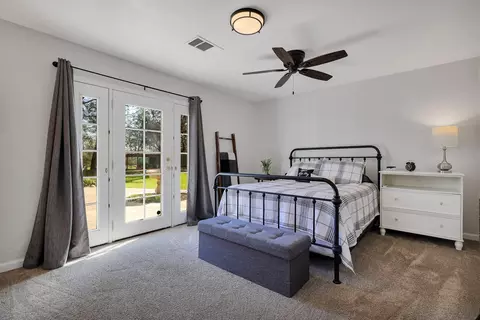 10077 Road Runner Way, Redding, CA 96003 photo 9