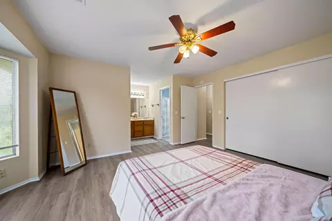 Bedroom - 6866 Hemlock St, Redding, CA 96001 photo 2 of 4