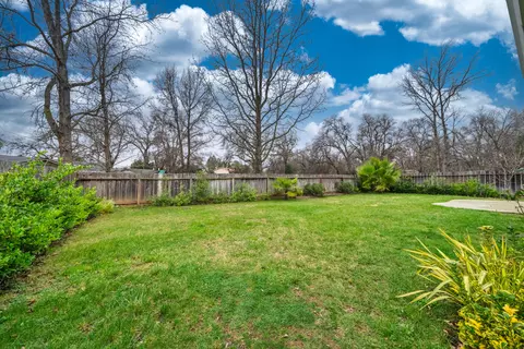 Exterior - 6866 Hemlock St, Redding, CA 96001 photo 11 of 16